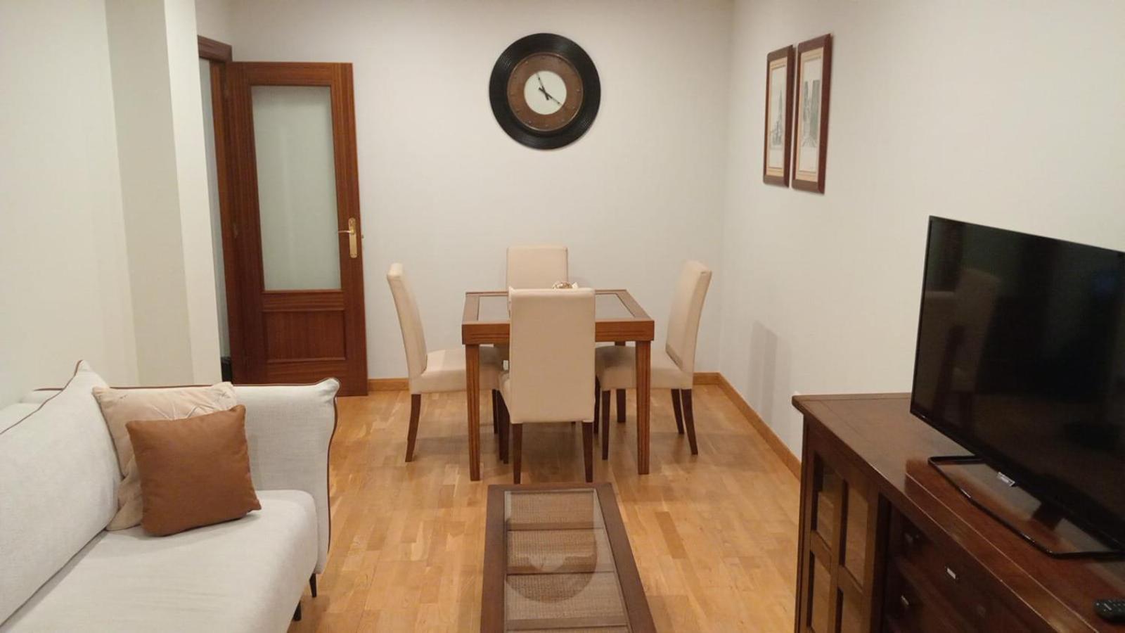 Avello Oviedo Con Parking Appartement Buitenkant foto